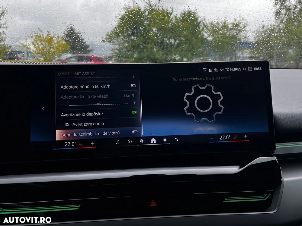 BMW Seria 5 520i AT MHEV - 30