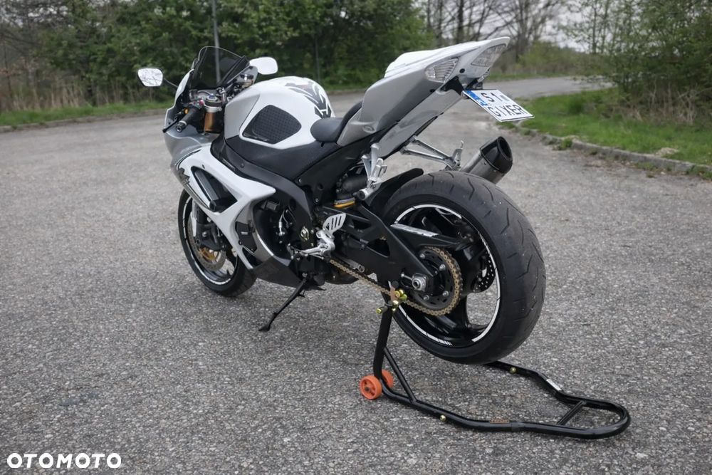 Suzuki GSX-R - 7