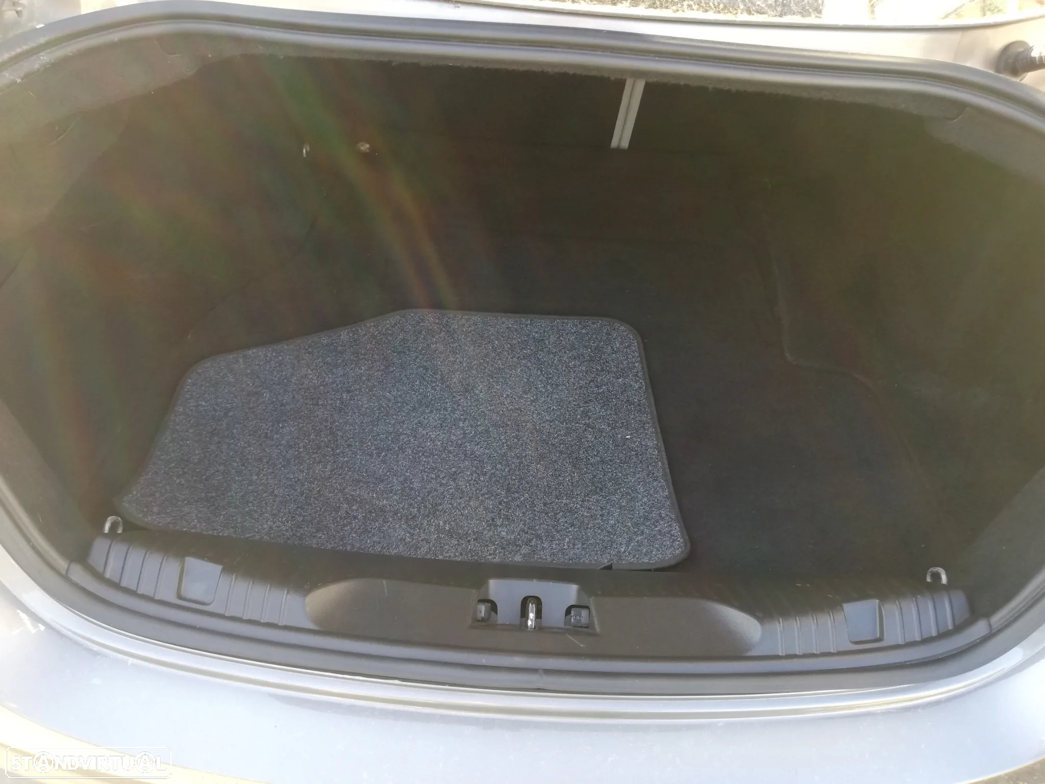 Jaguar XF 2.7 D V6 Premium Luxury - 23