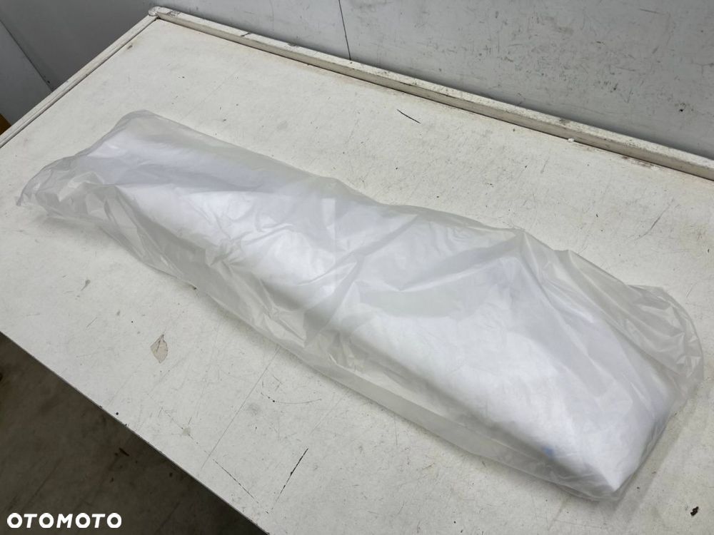 Listwa Mazda 3 IV BP 19r.- NOWA prawa tylna zgarniająca uszczelka zewnętrzna szyby drzwi CHROM - 4