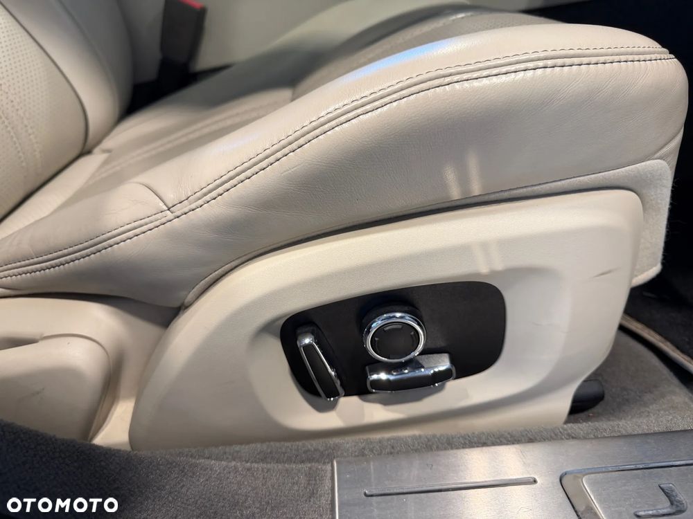 Jaguar XJ 3.0 V6 Kompressor AWD R-Sport - 23