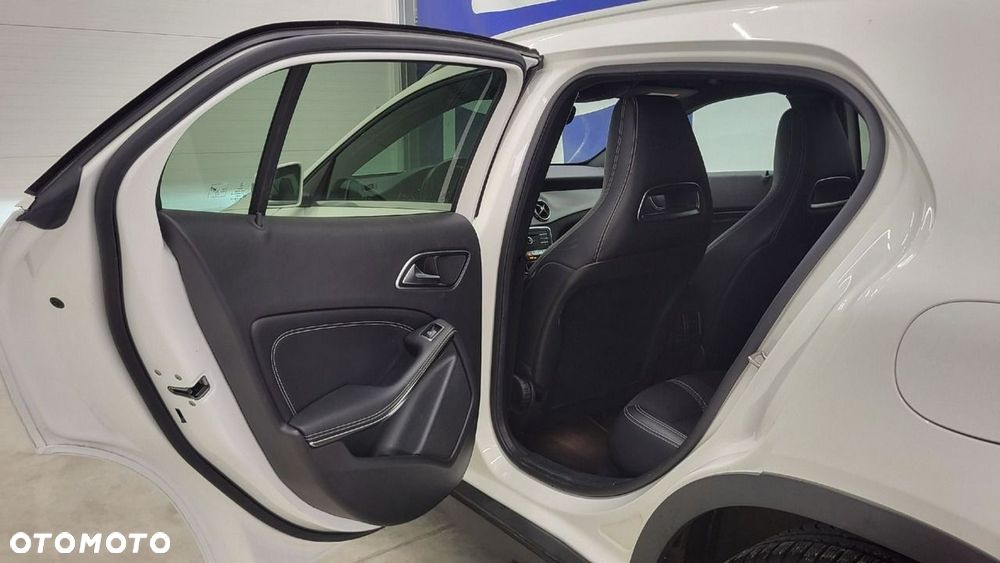 Mercedes-Benz GLA - 22