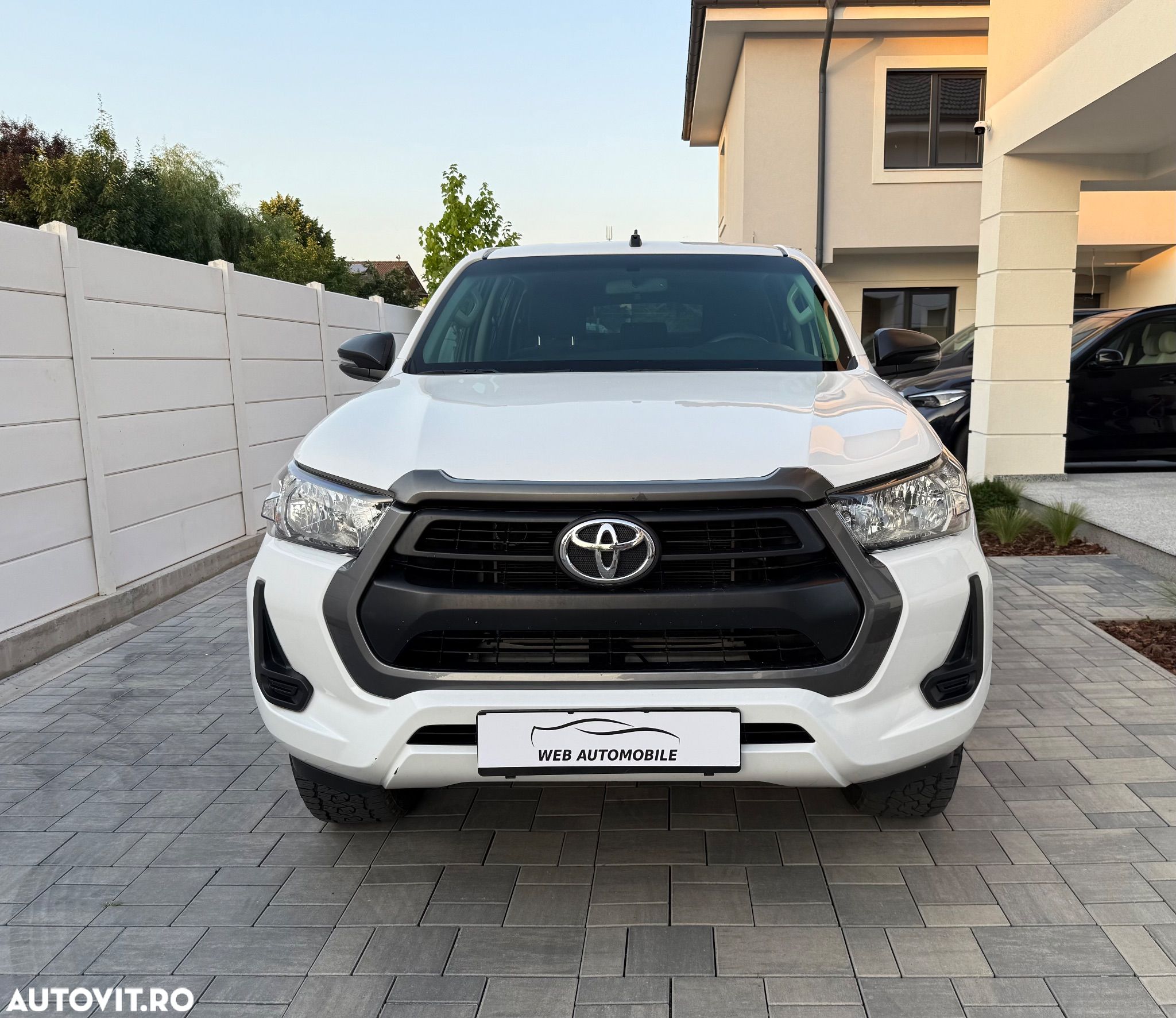Toyota Hilux 2.4D 150CP 4x4 Double Cab 6MT Style - 1