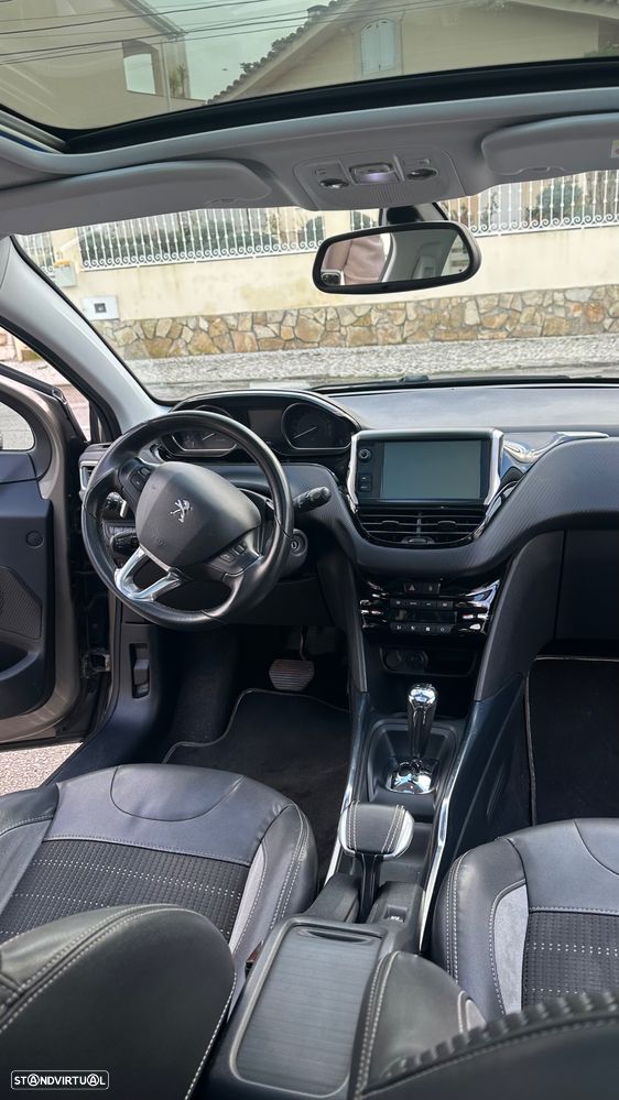 Peugeot 2008 1.6 e-HDi Allure 2-Tronic - 2