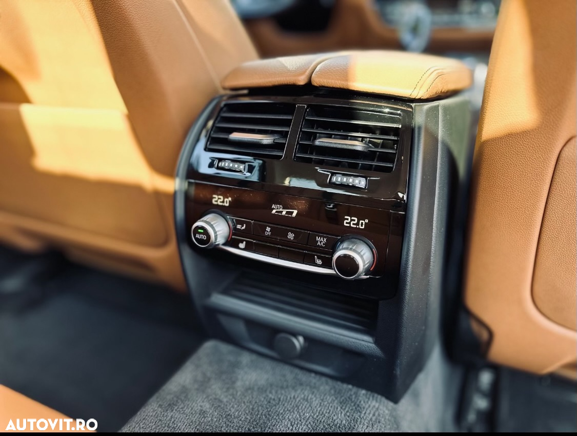BMW Seria 5 520d xDrive AT - 33