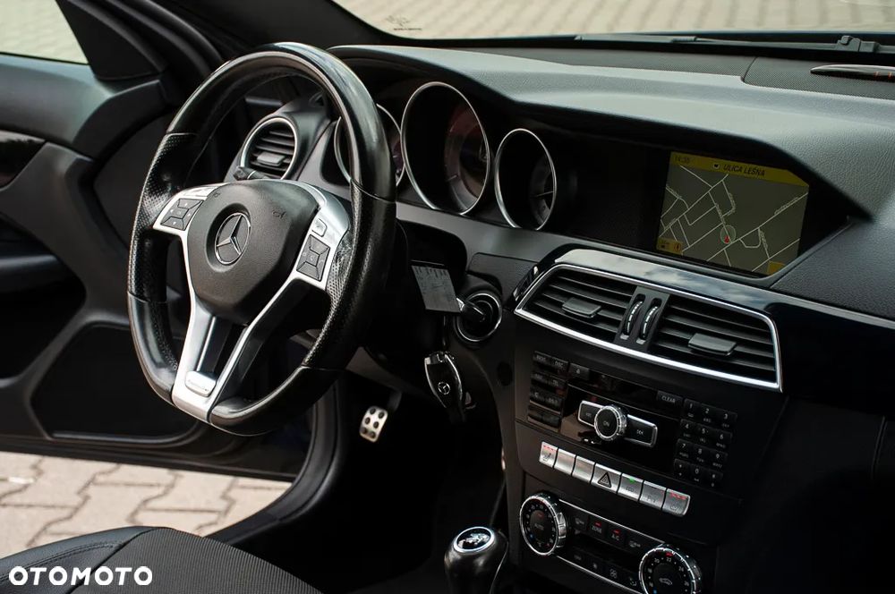 Mercedes-Benz Klasa C 180 BlueEFFICIENCY - 16