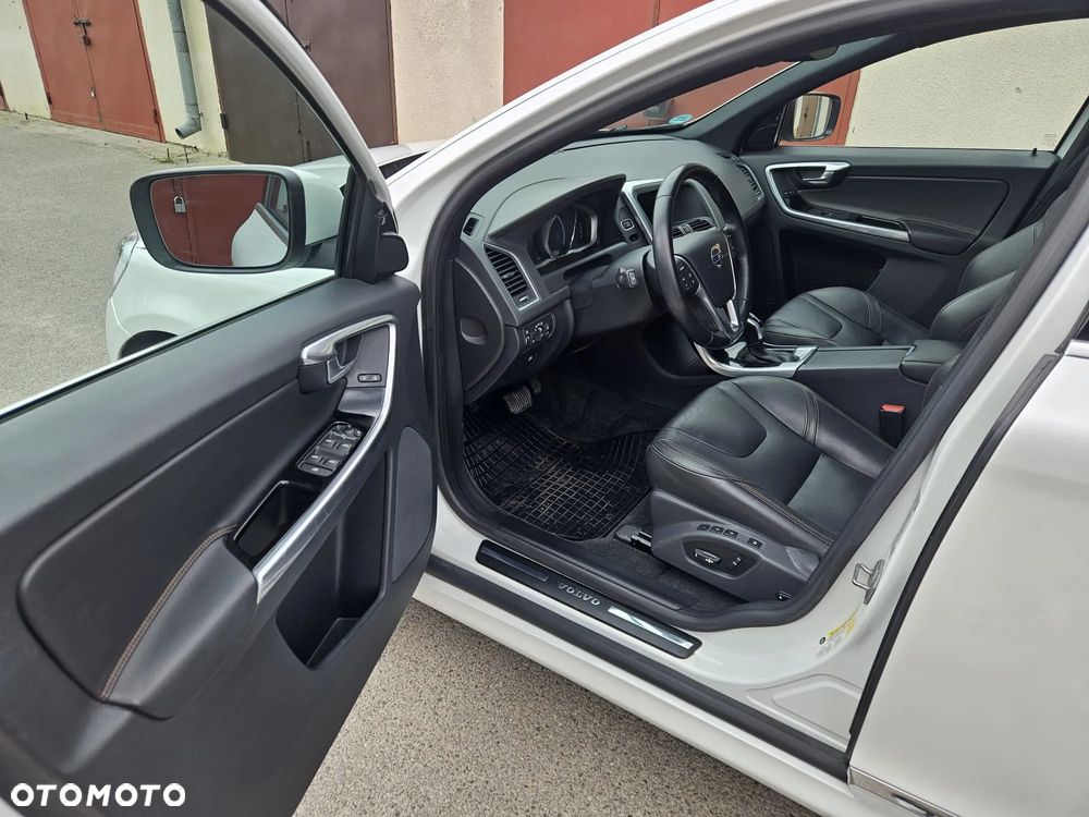 Volvo XC 60 T6 AWD Geartronic Summum - 19