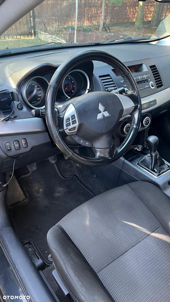 Mitsubishi Lancer 1.5 Invite - 8