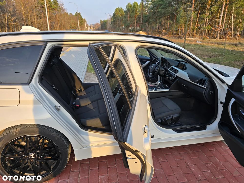 BMW Seria 3 320d Sport Line - 20