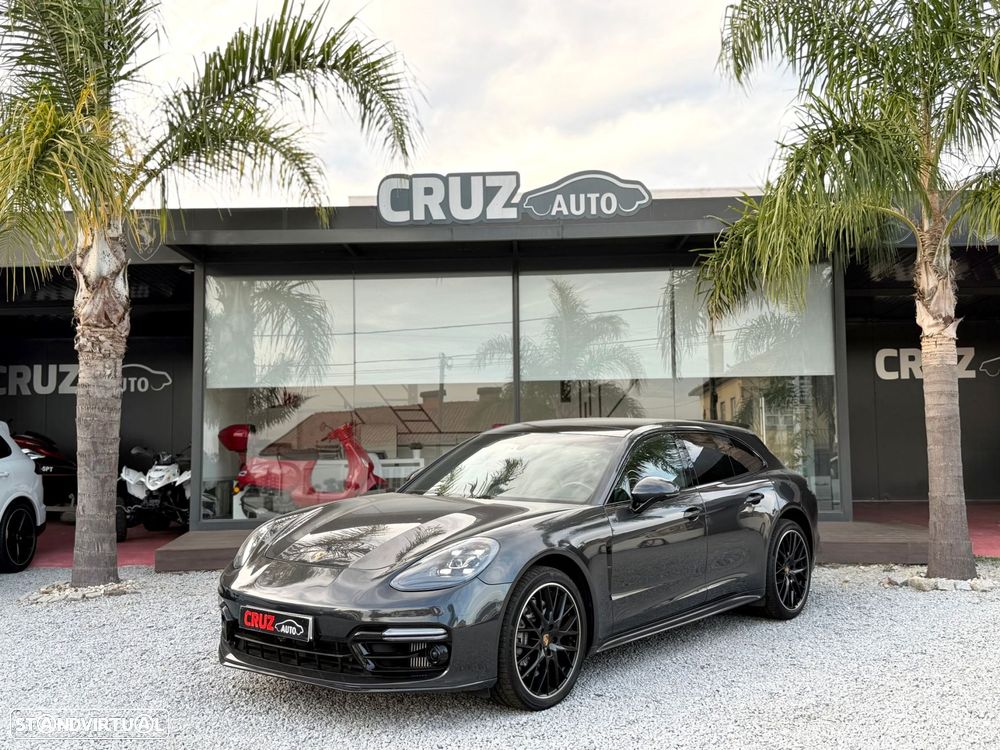 Porsche Panamera Sport Turismo 4 E-Hybrid - 1