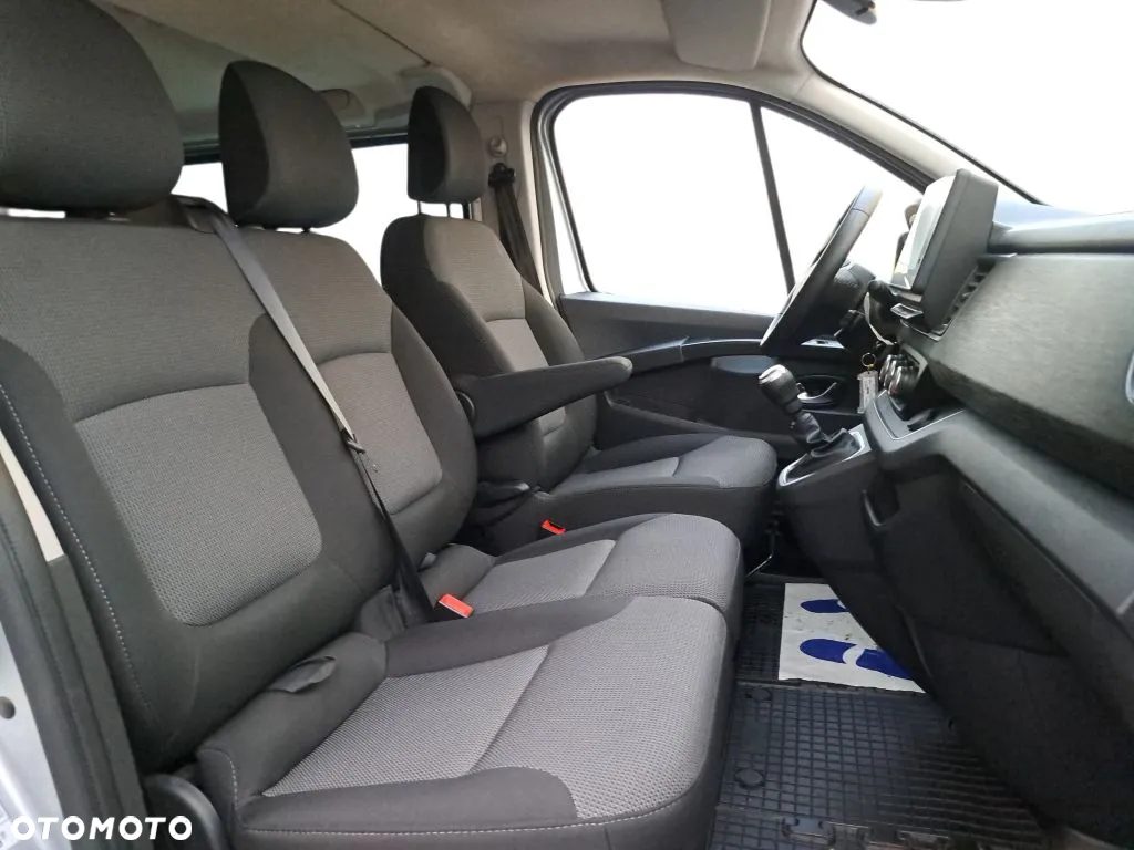 Renault Trafic - 12