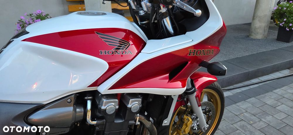 Honda CB - 12