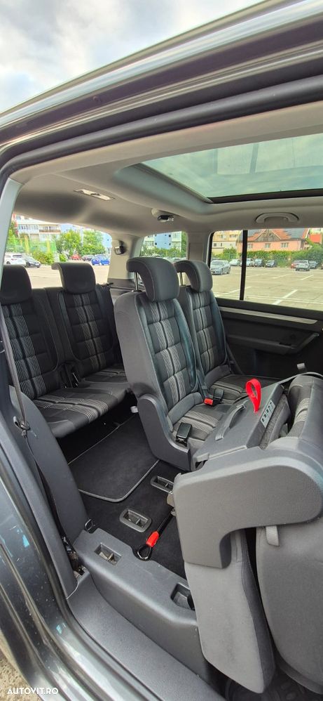 Volkswagen Touran 2.0 TDI DPF DSG MATCH - 10
