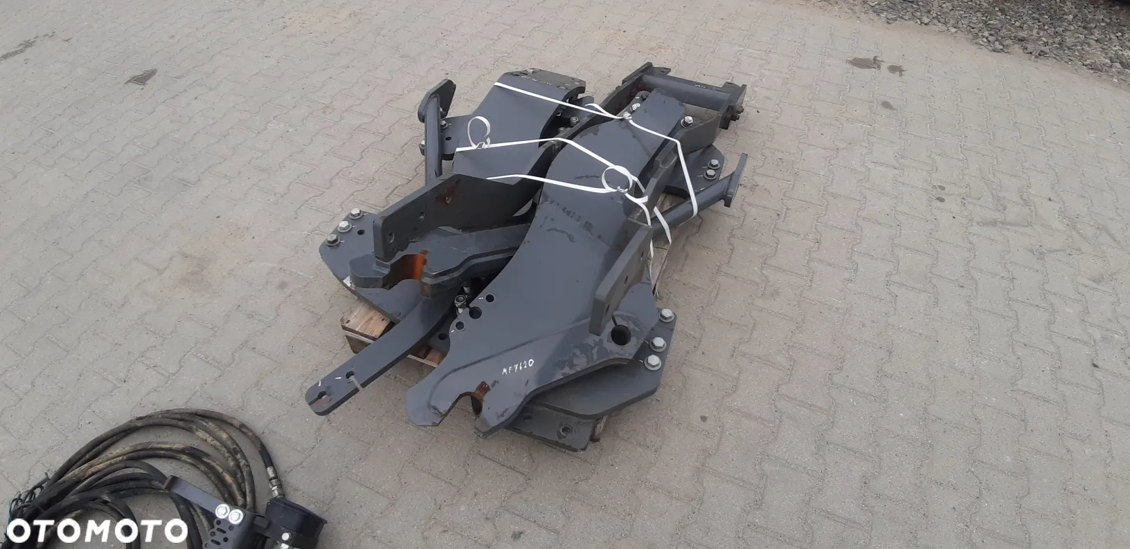Konsola Adaptacja do ładowacza mailleux Massey Ferguon 7620 - 9