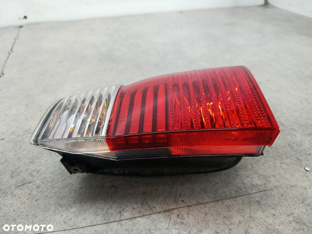 LAMPA TYLNA PRAWA BMW 5 E39 6902532 VALEO - 8