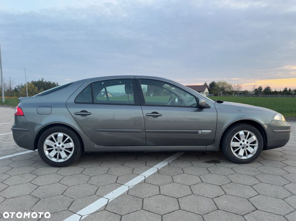 Renault Laguna 2.0 Confort Expression - 8