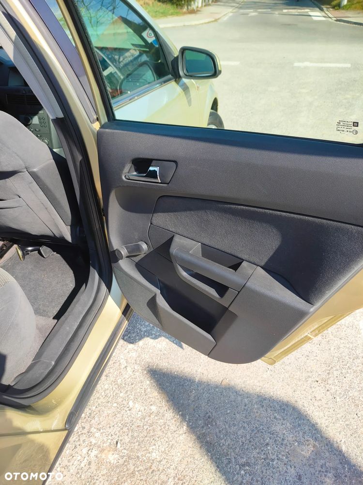 Opel Astra 1.8 Elegance - 22