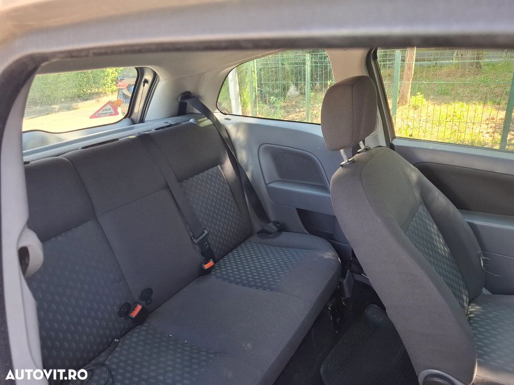 Ford Fiesta 1.3i Ambiente - 7
