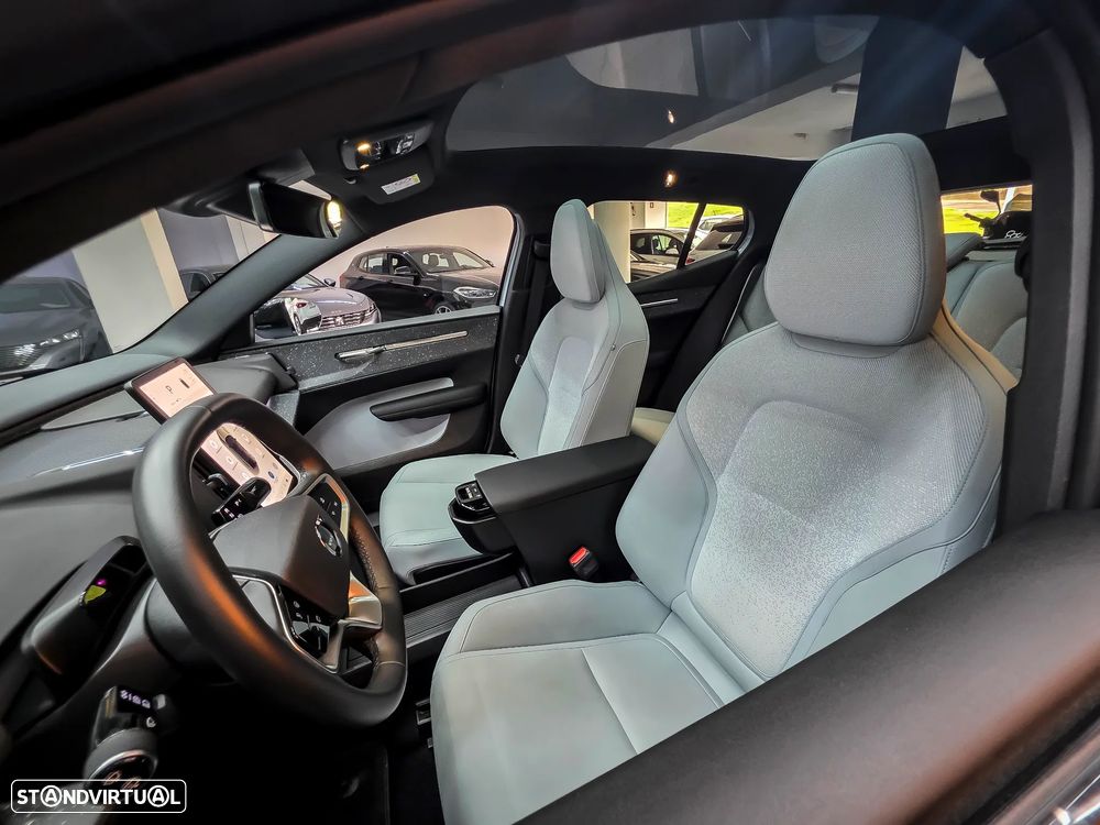 Volvo EX30 Twin Motor Performance AWD Ultra - 17