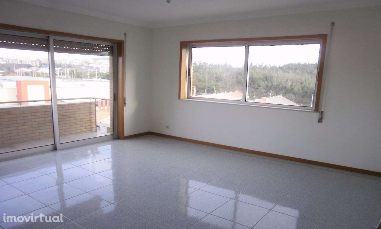Apartamento T1 c/varanda e garagem junto centro comercial GaiaShopping - Grande imagem: 3/8