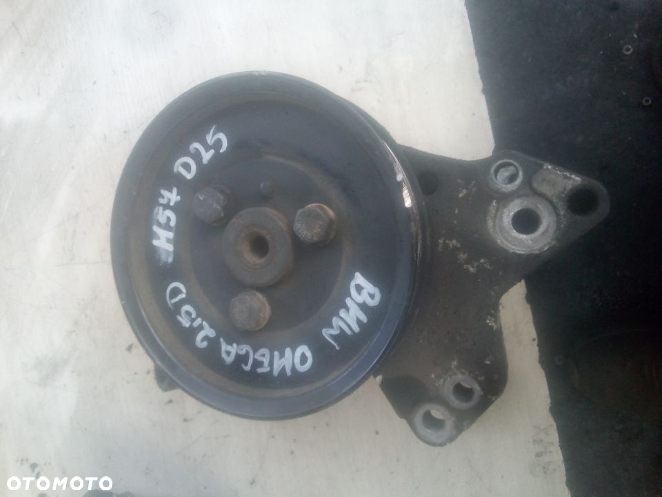BMW e39 M57 D25 omega 2,5D pompa wspomagania - 1