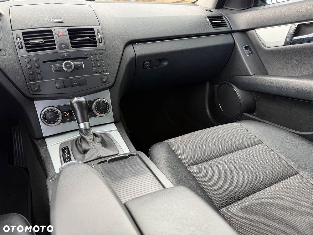 Mercedes-Benz Klasa C 180 BlueEFFICIENCY 7G-TRONIC Avantgarde - 20