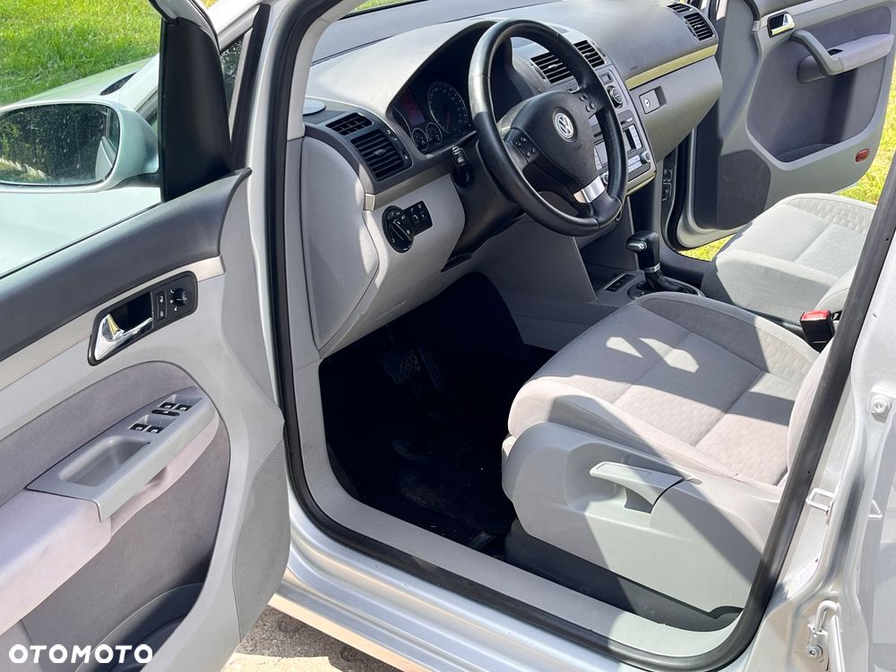 Volkswagen Touran 1.9 TDI DPF DSG Highline - 16