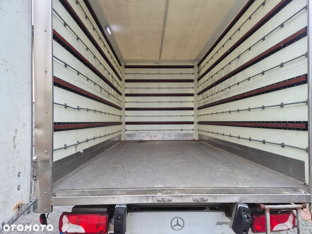 Mercedes-Benz SPRINTER - 16