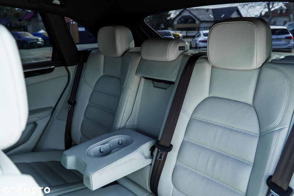 Porsche Macan Standard - 32