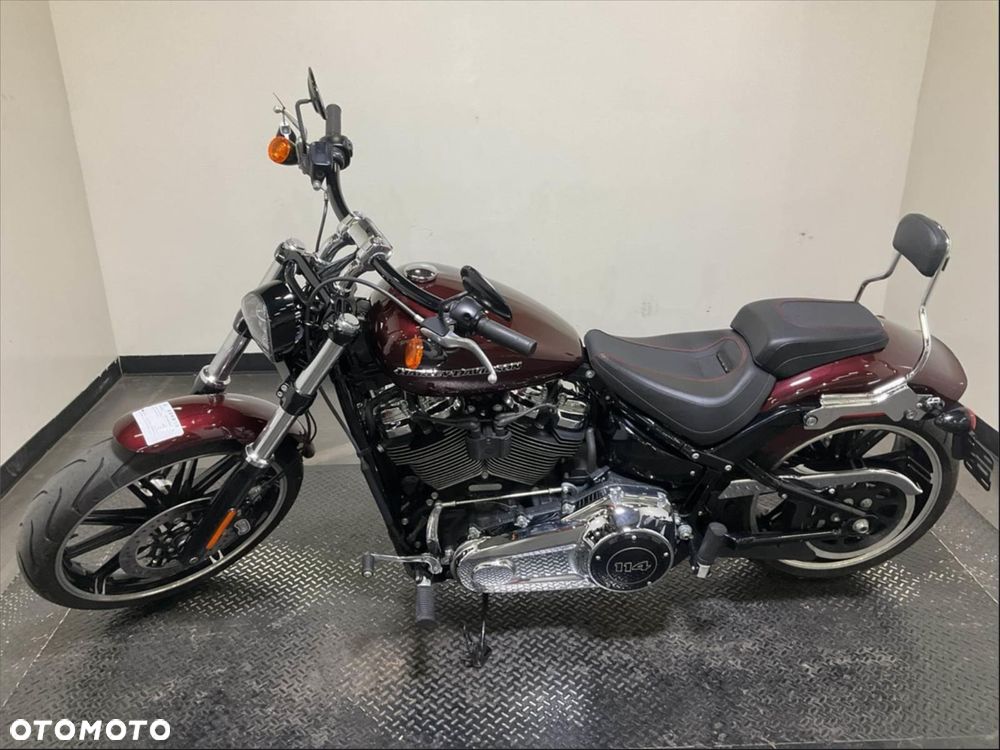 Harley-Davidson Softail Breakout - 3