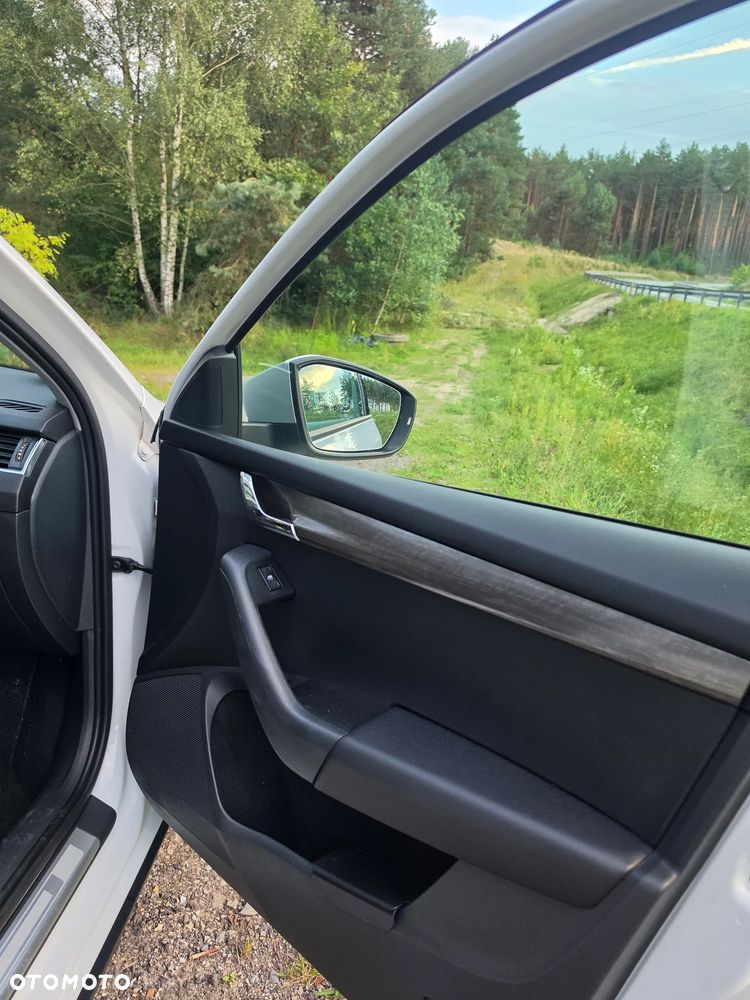 Skoda Octavia Scout 2.0 TDI 4x4 DSG - 25