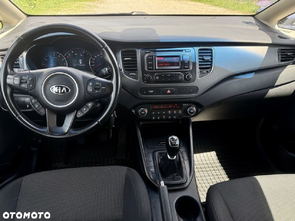 Kia Carens - 13