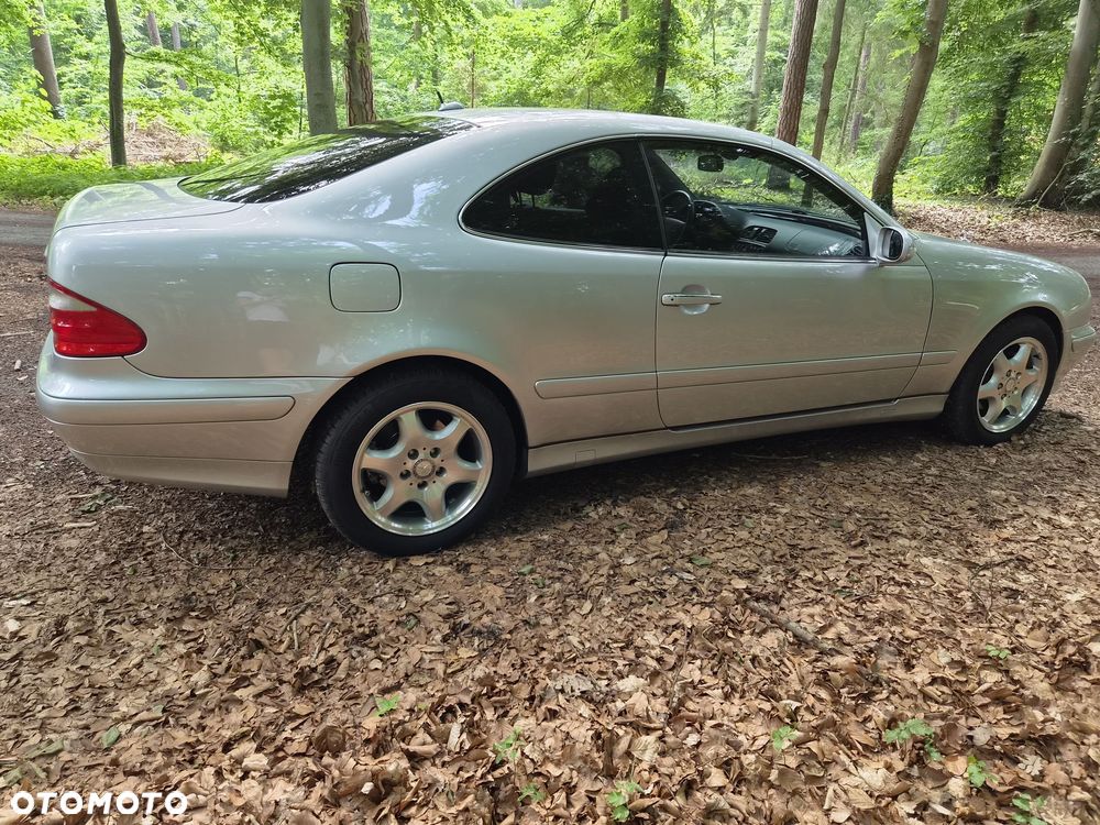 Mercedes-Benz CLK - 16