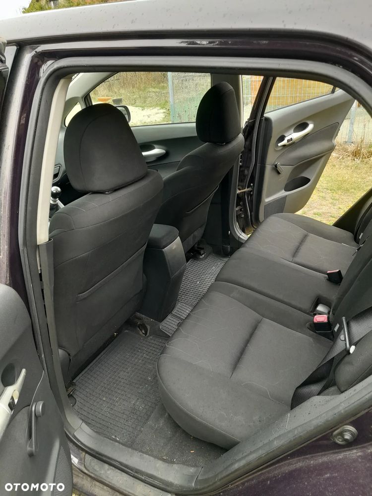 Toyota Auris 1.33 VVT-i Terra - 27