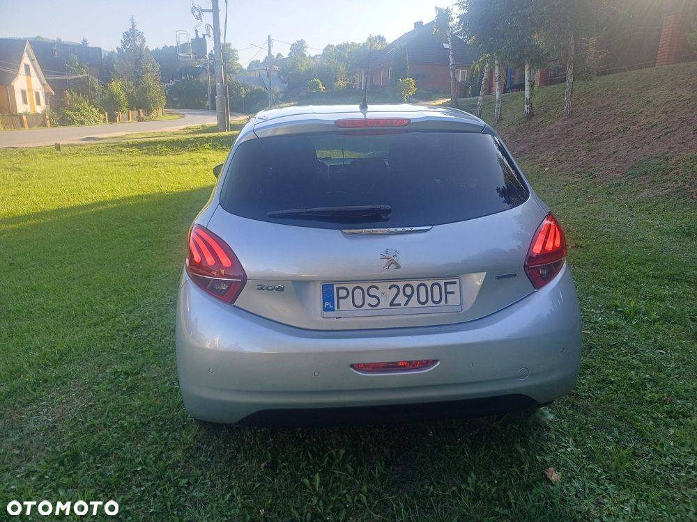 Peugeot 208 - 4