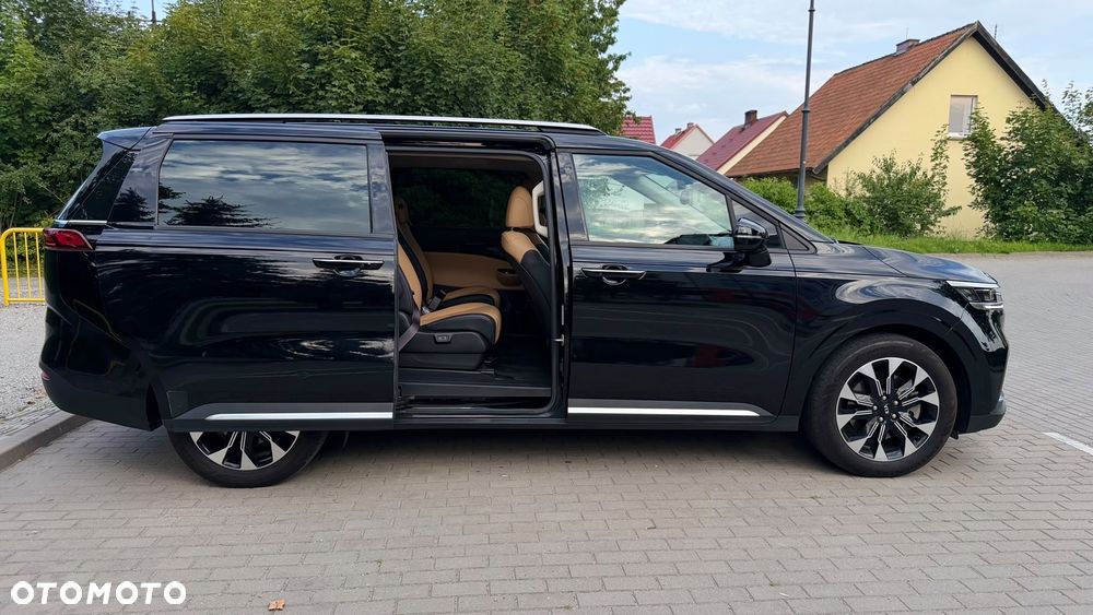 Kia Carnival - 8
