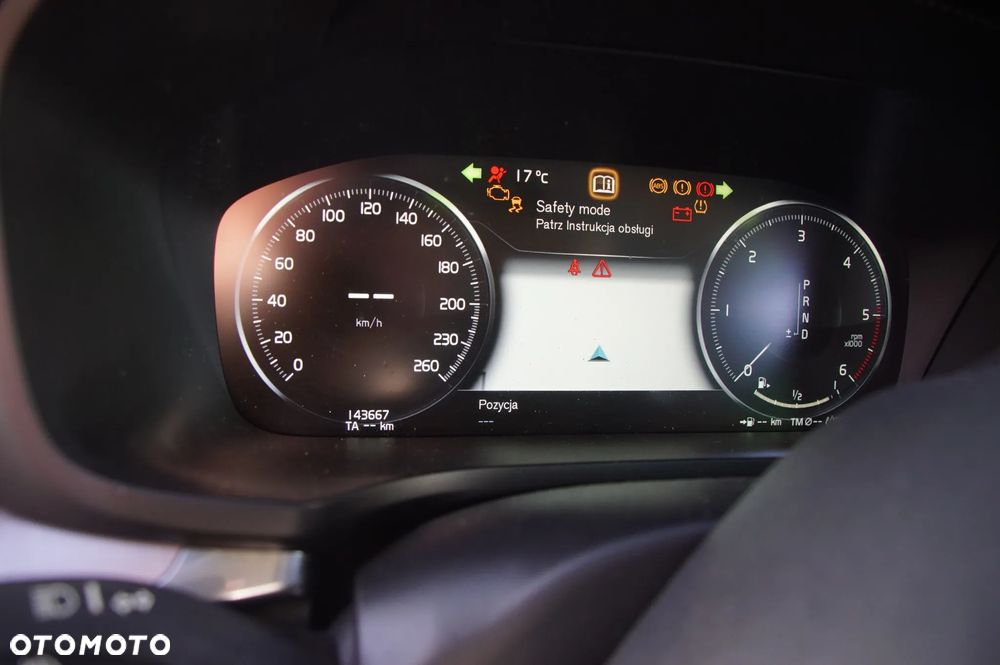 Auto na części - Volvo V60 II 2.0 D3 150 KM D4204T16 TG-81SC 711 2019R Silnik Skrzynia Drzwi Klapa Zderzak Lampa Lusterko Szyba Szyberdach Panorama Deska Kokpit Sterownik Moduł Czujnik Licznik Wyświetlacz Kierownica - 14