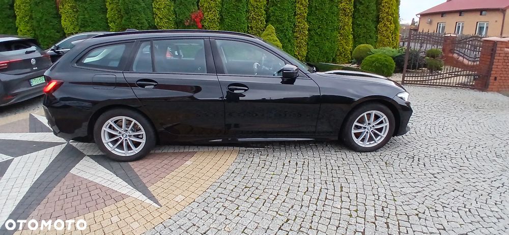BMW Seria 3 320i Touring Advantage - 8