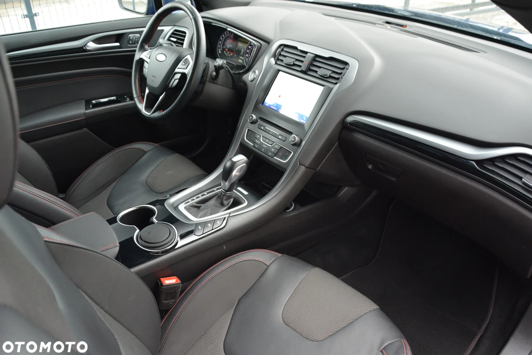 Ford Mondeo 2.0 EcoBoost Start-Stopp Autom ST-Line - 34