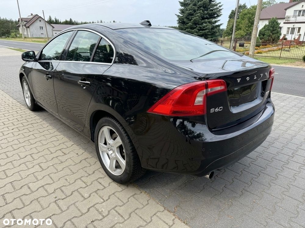 Volvo S60 T3 Drive-E Momentum - 4