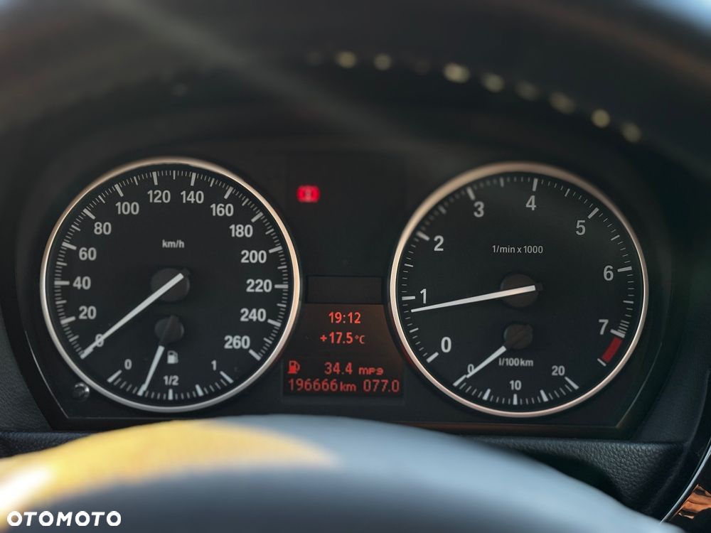 BMW Seria 3 320i - 13