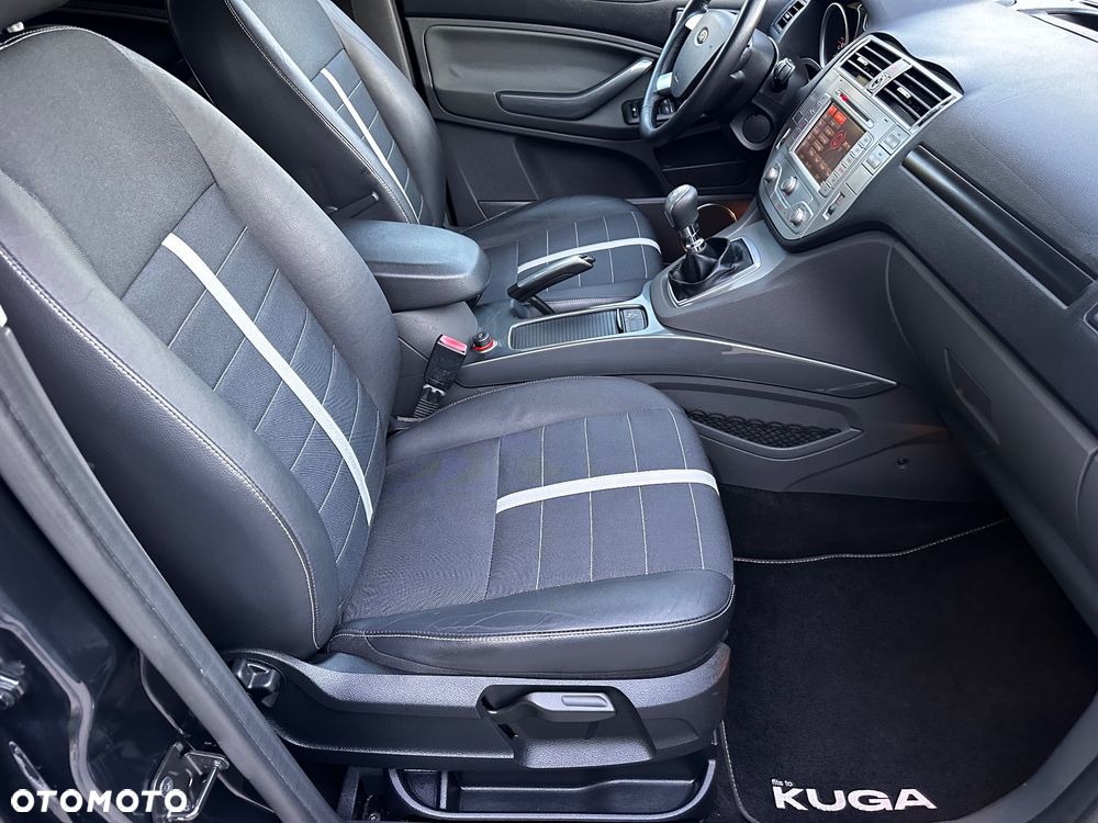 Ford Kuga 2.0 TDCi 2x4 Titanium - 33