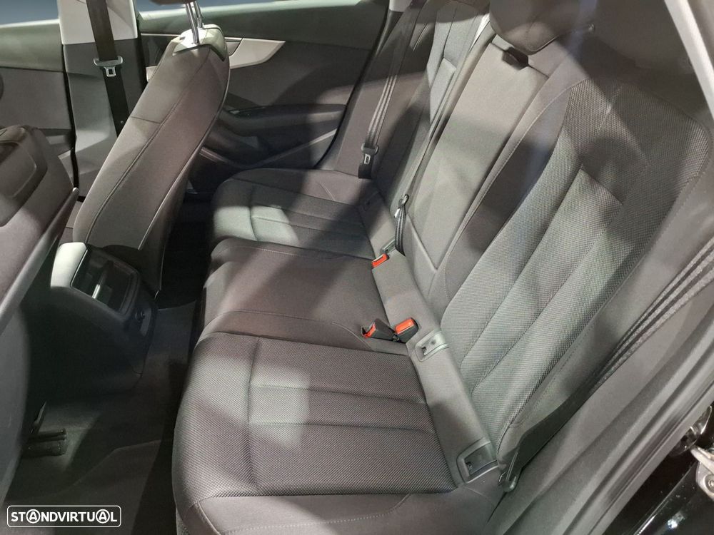 Audi A4 Avant 30 TDI Advanced S tronic - 14