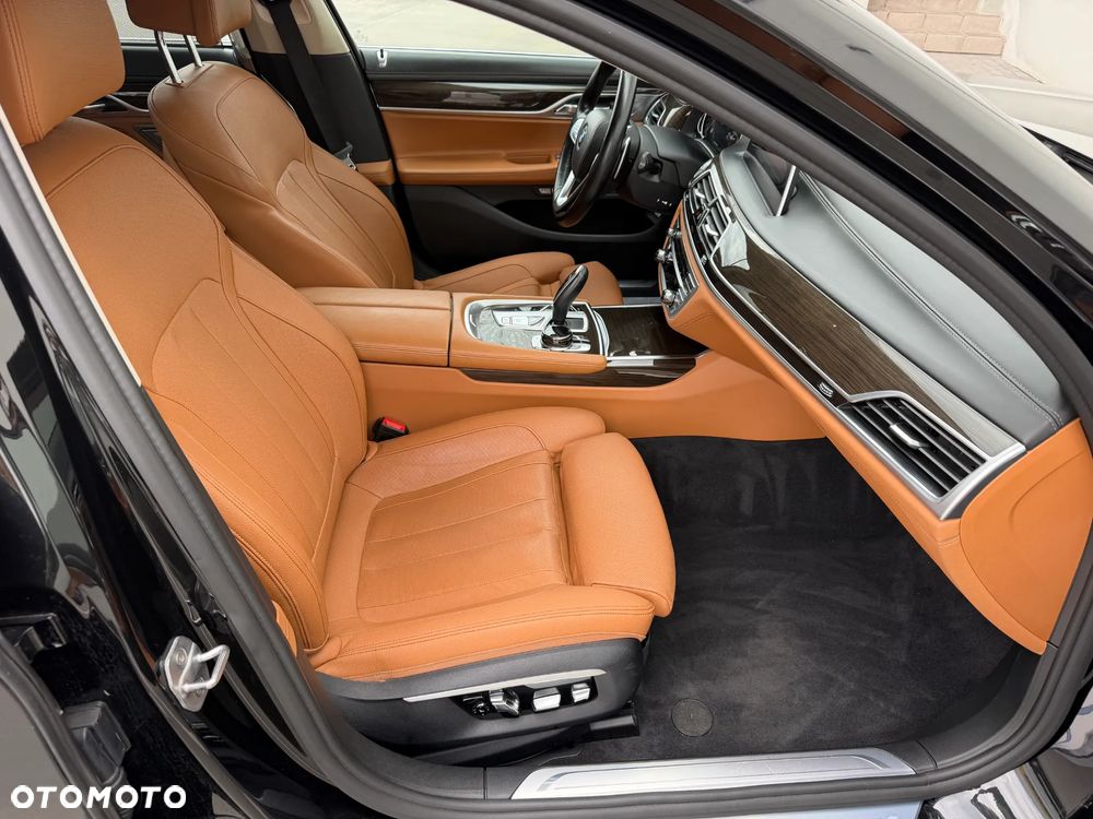 BMW Seria 7 - 21