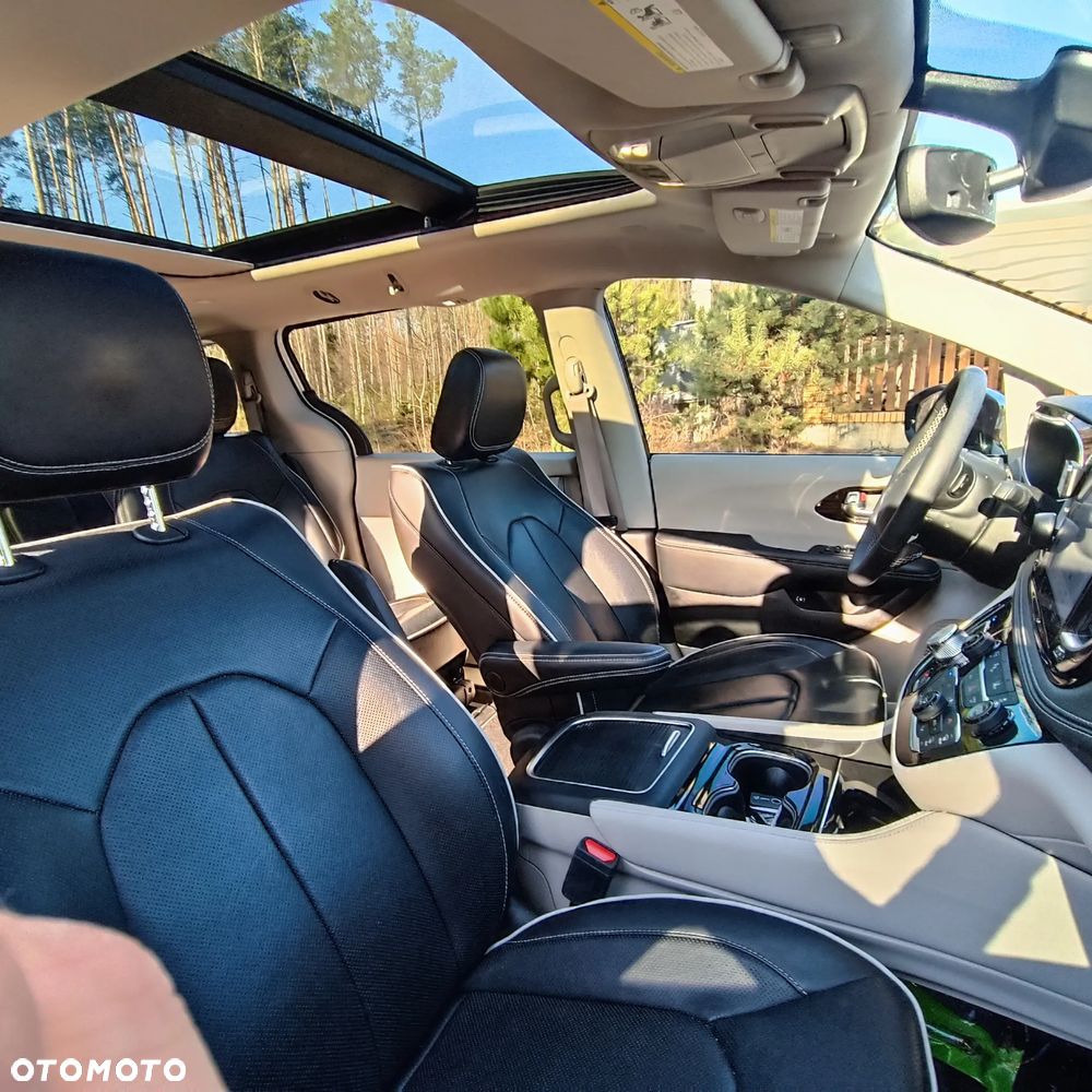 Chrysler Pacifica - 9