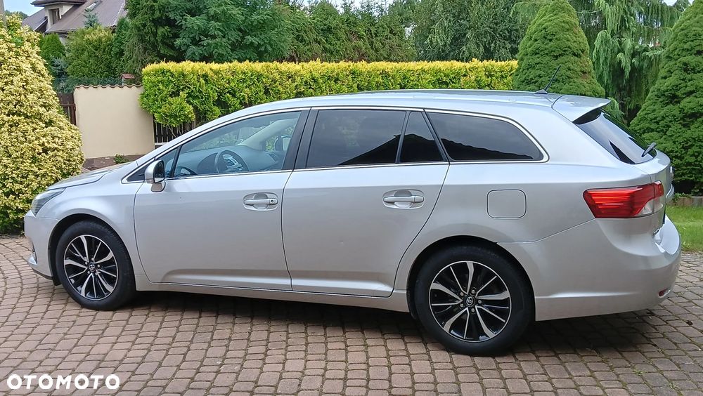 Toyota Avensis Touring Sports 1.8 Multidrive S Executive - 11
