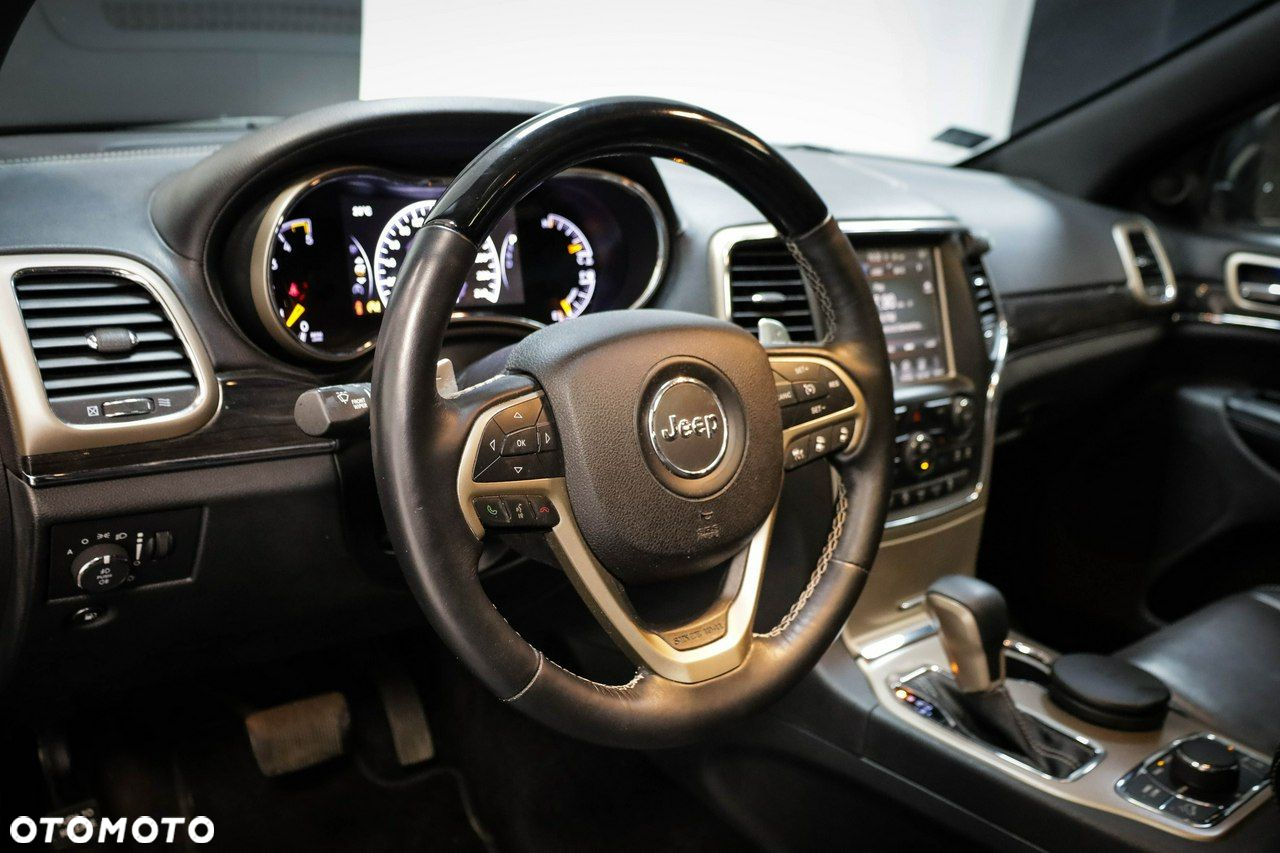 Jeep Grand Cherokee - 14