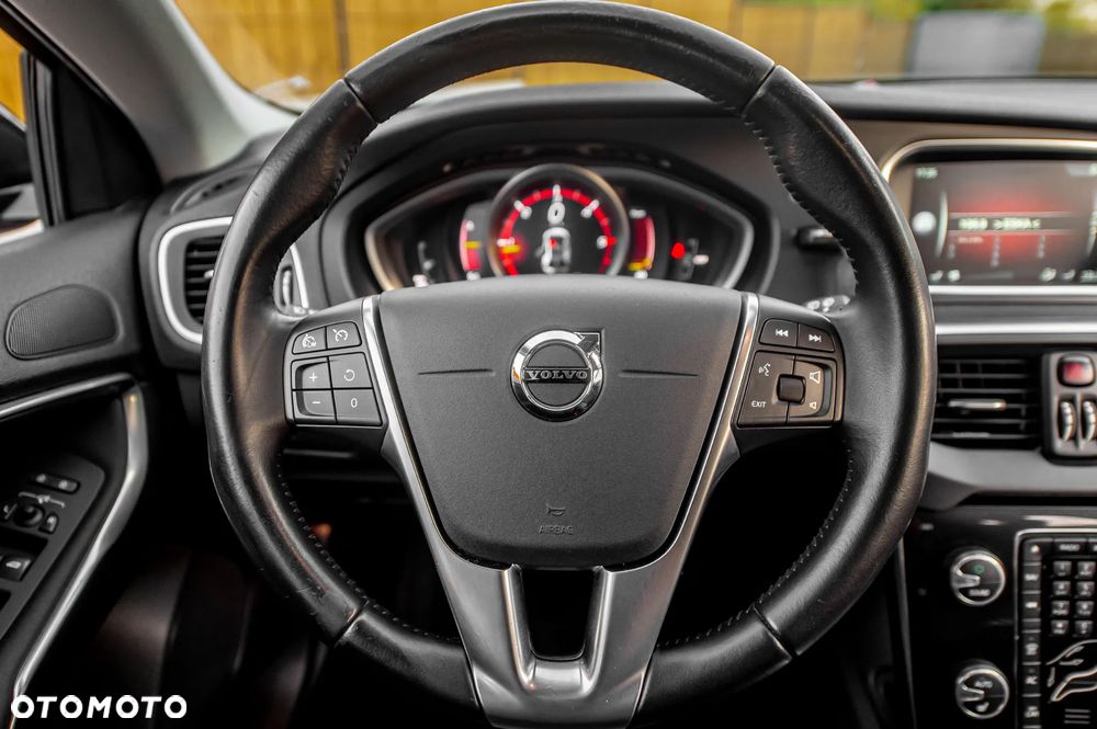 Volvo V40 D4 Drive-E Momentum - 25