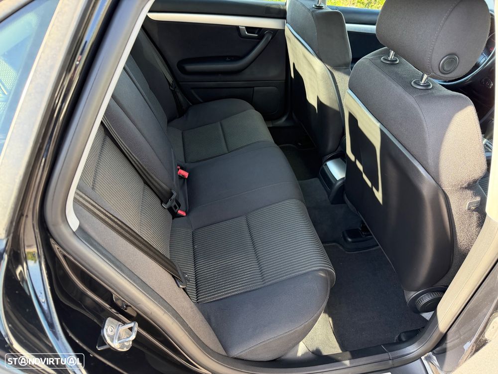 Audi A4 2.0 TDI Advance Multitronic - 22