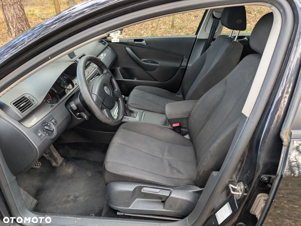 Volkswagen Passat 2.0 TDI DPF Individual - 16